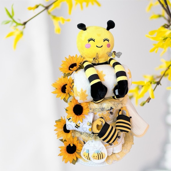 Bee Diaper Cake? Baby Shower Gift